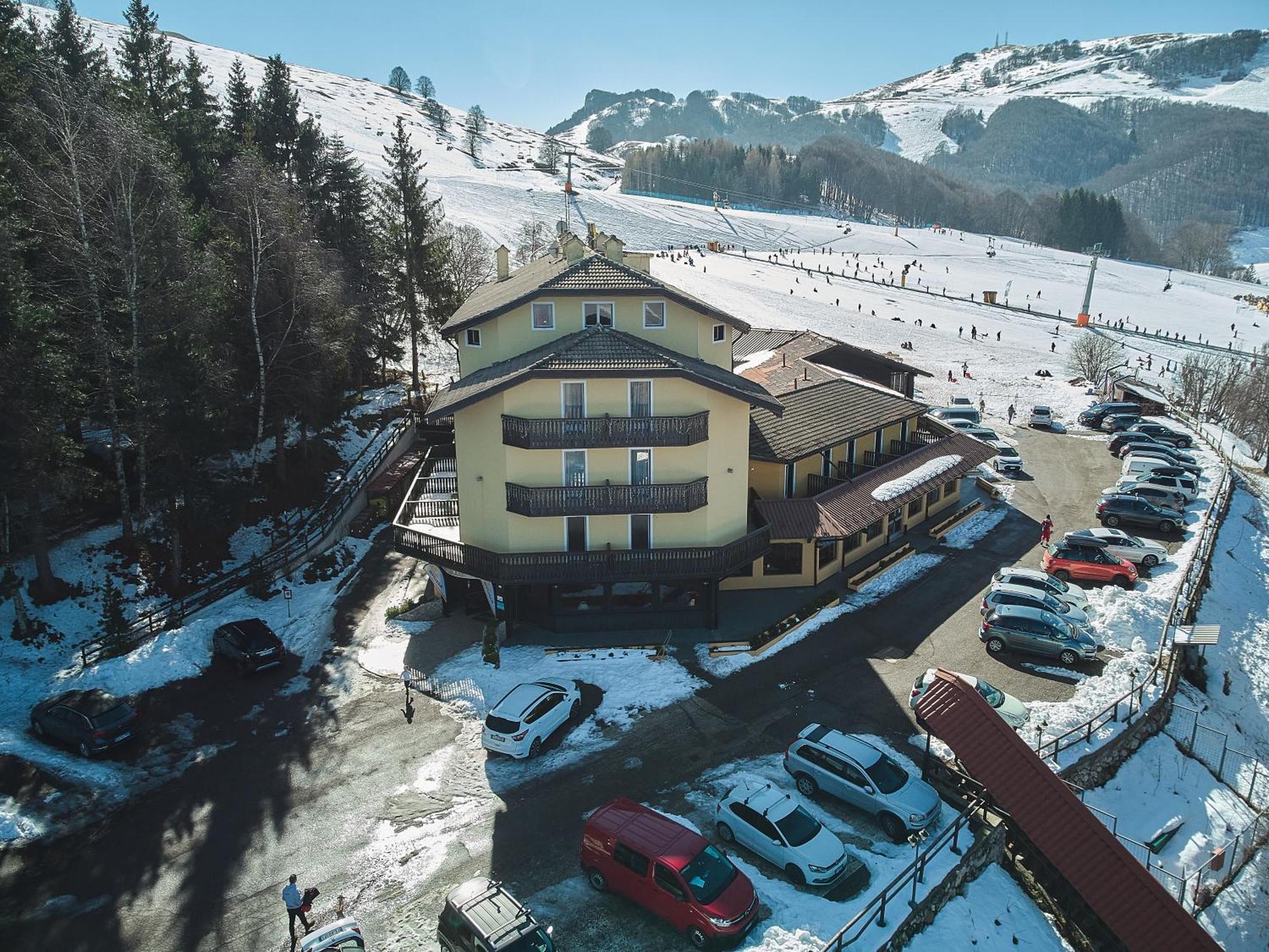 Hotel Dolomiti - Azzurro Club Polsa Екстер'єр фото